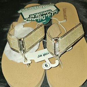 Tidewater NWT Beach Club Bethany Gold Women's Gold Sandals Size 9 (Fit 8 Better)